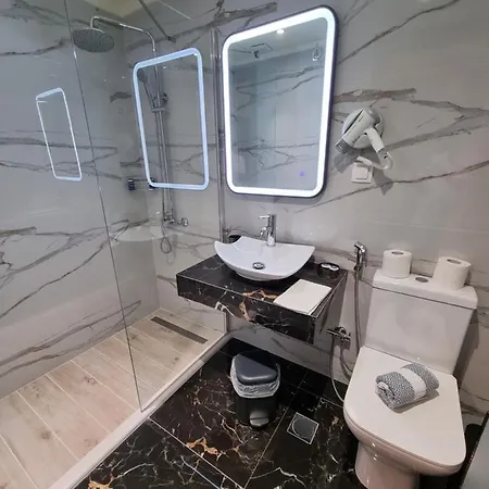 Space يانيتسا